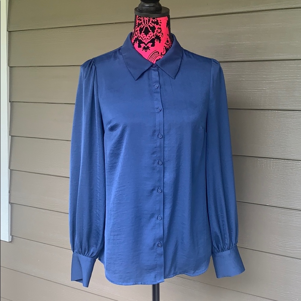 ADORABLE NWOT blouse from MODCLOTH pleat detailing